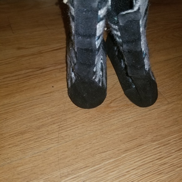 Boots - Picture 6 of 7